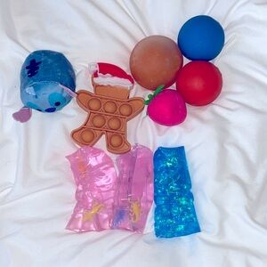 Fidgets, pop it streshballs and jelly thingys